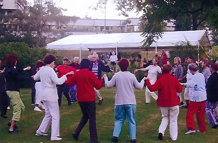 Sommerfest am St. Laurentius-Tag mit der Volksgruppe Choros 