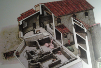 Herbstexkursion der Munzachgesellschaft Liestal 2013, Kaiseraugst,  Rekonstruktion Therme unter der St. Gallus-Kirche